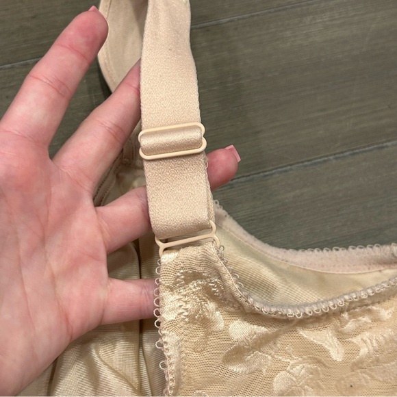 Wacoal 85567 Awareness Underwire Bra - Picture 11 of 11